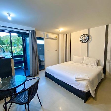 Beam House Hotell Patong Exteriör bild