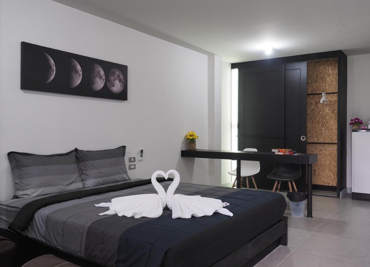 Beam House Hotell Patong Exteriör bild