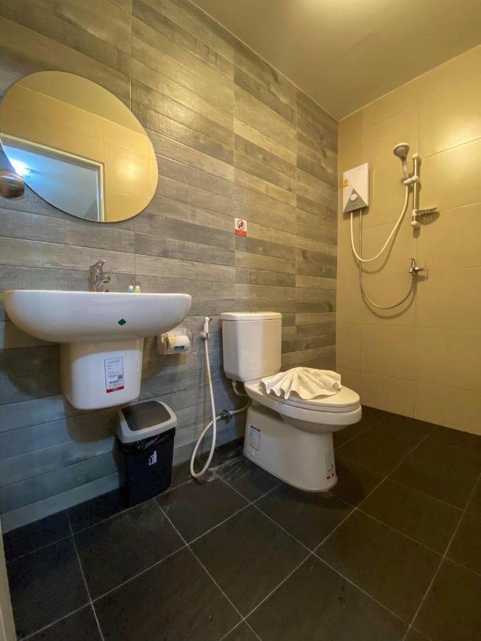 Beam House Hotell Patong Exteriör bild