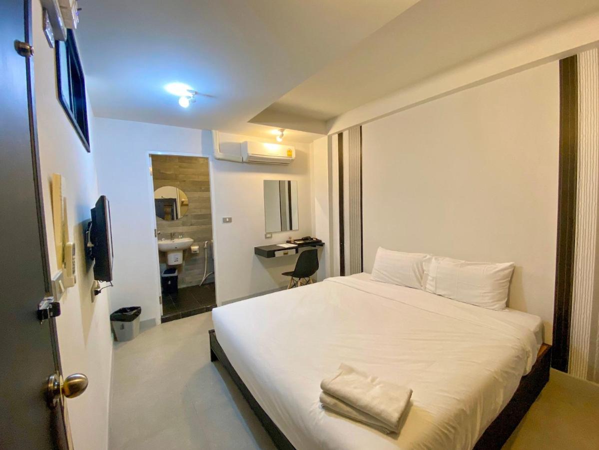 Beam House Hotell Patong Exteriör bild