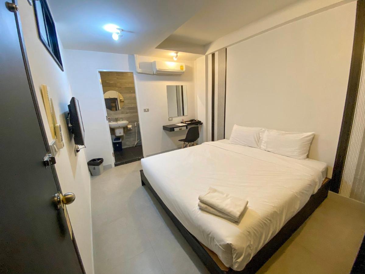 Beam House Hotell Patong Exteriör bild
